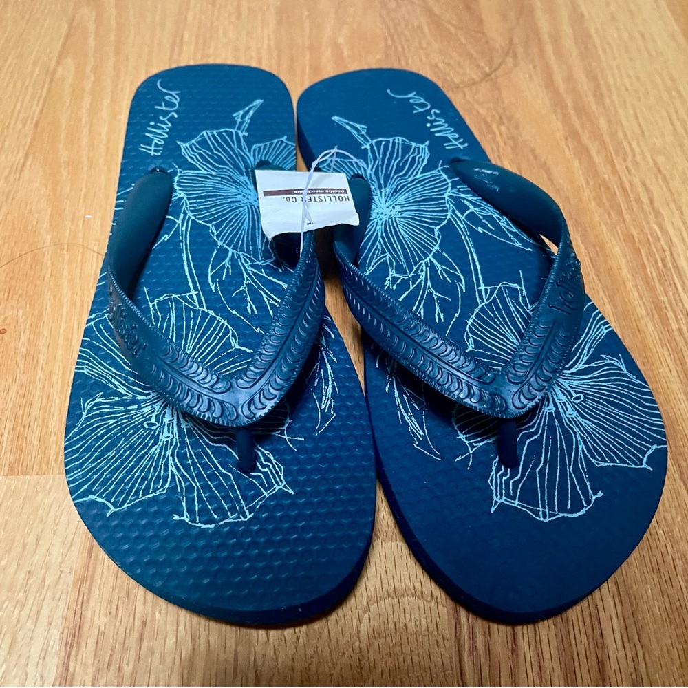 NWT Hollister by Abercrombie Hawaiian Teal (blue green) Flip Flops Floral Design